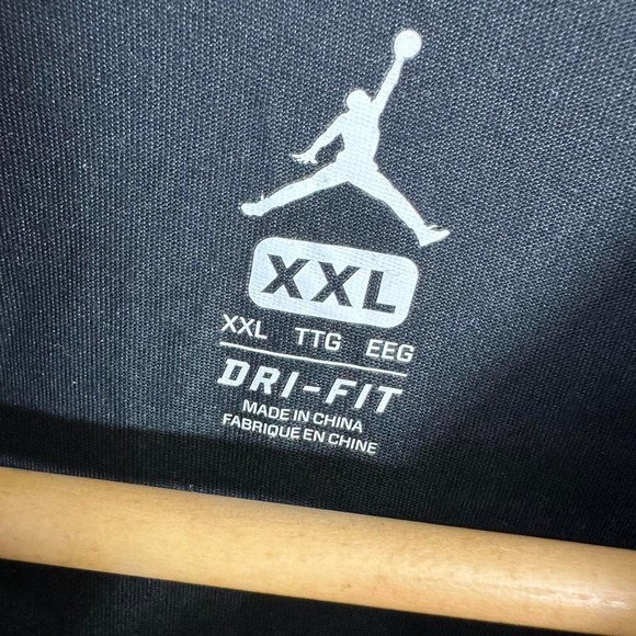 Air Jordan Black and gold graphic tee with a big cat face Men's 2XL Dri fit  #23 - Picture 4 of 5